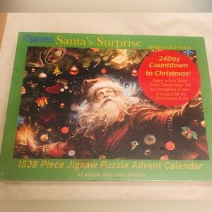 Santa's Surprise 1008 Piece Jigsaw Puzzle Advent Calendar - Green